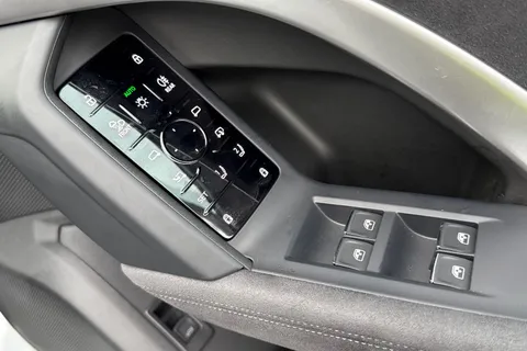  Audi Q5 2.0 TDI Edition 1 Sportback S Tronic quattro Euro 6 (s/s) 5dr Thumbnail #18