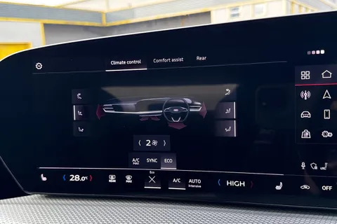  Audi Q5 2.0 TDI Edition 1 Sportback S Tronic quattro Euro 6 (s/s) 5dr Thumbnail #19