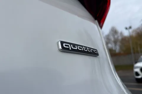  Audi Q5 2.0 TDI Edition 1 Sportback S Tronic quattro Euro 6 (s/s) 5dr Thumbnail #36