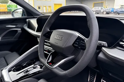  Audi Q5 2.0 TDI Edition 1 Sportback S Tronic quattro Euro 6 (s/s) 5dr Thumbnail #45