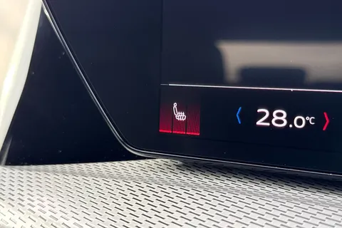  Audi Q5 2.0 TDI Edition 1 Sportback S Tronic quattro Euro 6 (s/s) 5dr Thumbnail #46