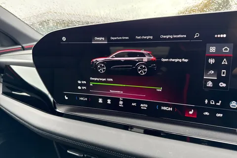 40 of 60 for Audi Q6 E-Tron Q6 SUV S line e-tron quattro 285,00 kW