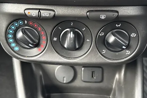 DH18OBU Vauxhall Corsa 1.4i ecoTEC SRi Euro 6 5dr Thumbnail #23