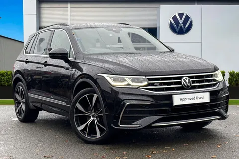 ML72EMX Volkswagen Tiguan 1.5 TSI 150 R-Line 5dr DSG | Heated Seats | Navigation Thumbnail #2