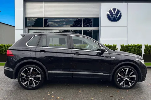 ML72EMX Volkswagen Tiguan 1.5 TSI 150 R-Line 5dr DSG | Heated Seats | Navigation Thumbnail #4