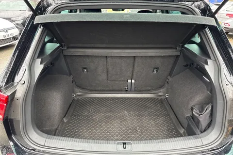 ML72EMX Volkswagen Tiguan 1.5 TSI 150 R-Line 5dr DSG | Heated Seats | Navigation Thumbnail #8