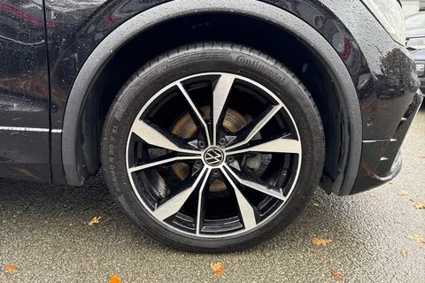 ML72EMX Volkswagen Tiguan 1.5 TSI 150 R-Line 5dr DSG | Heated Seats | Navigation Thumbnail #11