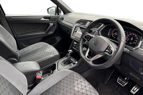 ML72EMX Volkswagen Tiguan 1.5 TSI 150 R-Line 5dr DSG | Heated Seats | Navigation Thumbnail #15