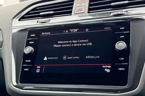 ML72EMX Volkswagen Tiguan 1.5 TSI 150 R-Line 5dr DSG | Heated Seats | Navigation Thumbnail #30