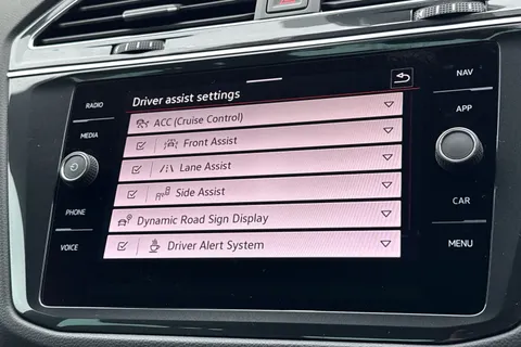 ML72EMX Volkswagen Tiguan 1.5 TSI 150 R-Line 5dr DSG | Heated Seats | Navigation Thumbnail #31