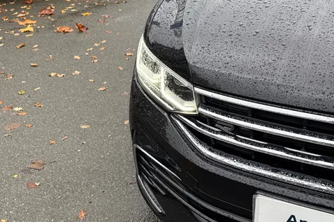 ML72EMX Volkswagen Tiguan 1.5 TSI 150 R-Line 5dr DSG | Heated Seats | Navigation Thumbnail #40