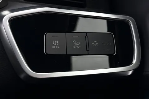 36 of 51 for Audi A6 Saloon S line 50 TFSI e quattro 299 PS S tronic