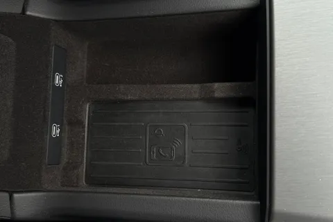 42 of 51 for Audi A6 Saloon S line 50 TFSI e quattro 299 PS S tronic