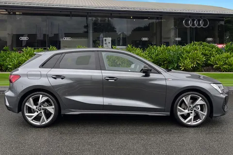 DX25UMF Audi A3 Black Edition 35 TFSI  150 PS S tronic Thumbnail #4