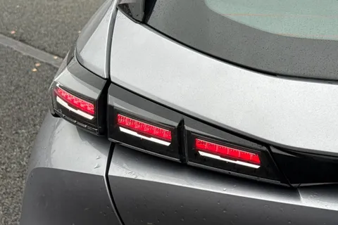 YA23JXN PEUGEOT 308 1.2 PureTech Active Premium EAT Euro 6 (s/s) 5dr Thumbnail #30