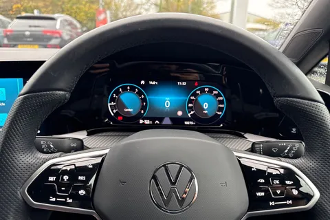 DE24AFX Volkswagen Golf 1.5 TSI 150 R-Line 5dr |ACC | Spare Wheel | Navigation Thumbnail #31