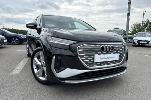 8 of 55 for Audi Q4 e-tron Q4 S line 45 e-tron 210,00 kW