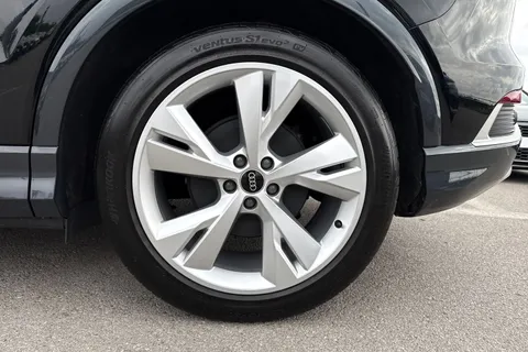 12 of 55 for Audi Q4 e-tron Q4 S line 45 e-tron 210,00 kW