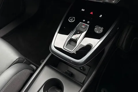 22 of 55 for Audi Q4 e-tron Q4 S line 45 e-tron 210,00 kW