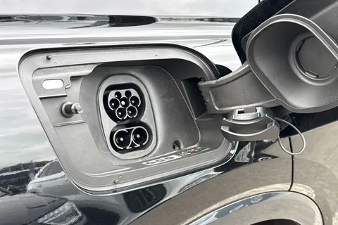 25 of 55 for Audi Q4 e-tron Q4 S line 45 e-tron 210,00 kW