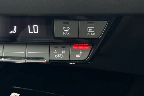 50 of 55 for Audi Q4 e-tron Q4 S line 45 e-tron 210,00 kW