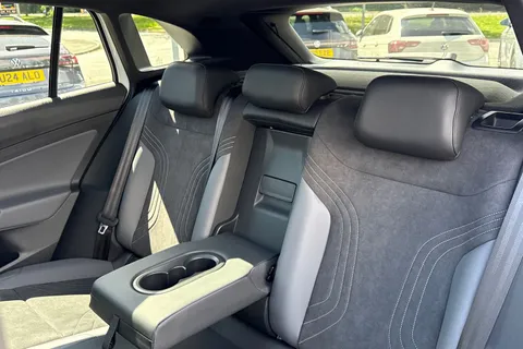 DA25BVG Volkswagen ID.4 150kW Family Pro Perform 77kWh 5dr Auto [135kW Ch] Thumbnail #19
