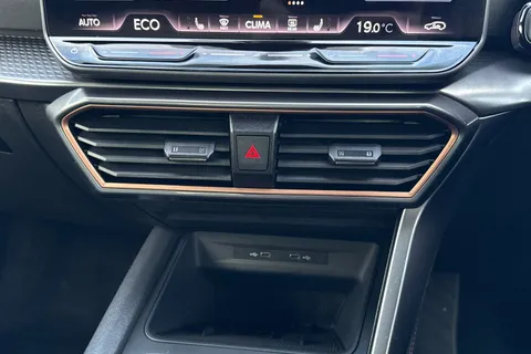 KW25XZL CUPRA Formentor 1.5 eHybrid 25.8kWh V3 SUV 5dr Petrol Plug-in Hybrid DSG Euro 6 (s/s) (204 ps) Thumbnail #23