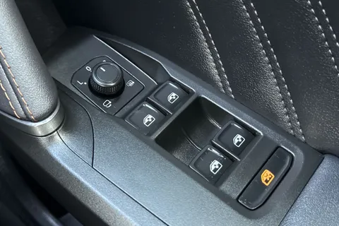 KW25XZL CUPRA Formentor 1.5 eHybrid 25.8kWh V3 SUV 5dr Petrol Plug-in Hybrid DSG Euro 6 (s/s) (204 ps) Thumbnail #35