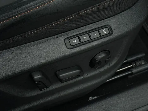 KM25BTU CUPRA Ateca 2.0 TSI VZ2 5dr DSG 4Drive **Panoramic Sunroof** Thumbnail #36