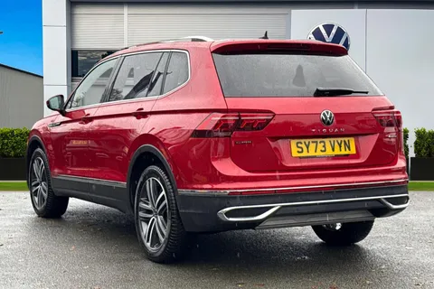 SY73VYN Volkswagen Tiguan Allspace 2.0 TDI 200 4Motion Elegance 5dr DSG | Tow Bar | Heated Seats Thumbnail #3