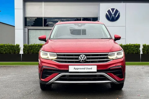 SY73VYN Volkswagen Tiguan Allspace 2.0 TDI 200 4Motion Elegance 5dr DSG | Tow Bar | Heated Seats Thumbnail #6