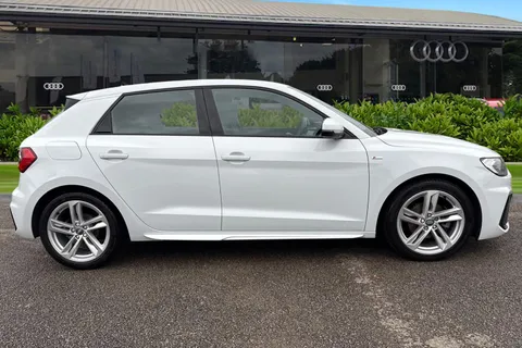 3 of 48 for Audi A1 S line 35 TFSI 150 PS 6-speed