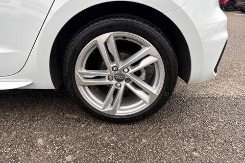 13 of 48 for Audi A1 S line 35 TFSI 150 PS 6-speed