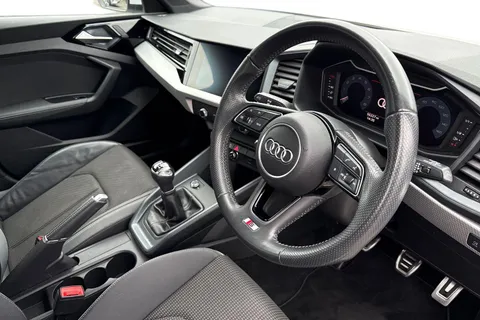 14 of 48 for Audi A1 S line 35 TFSI 150 PS 6-speed