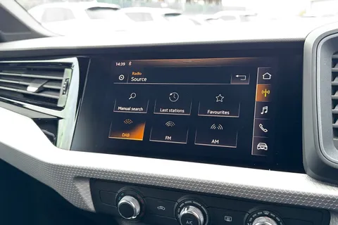 27 of 48 for Audi A1 S line 35 TFSI 150 PS 6-speed