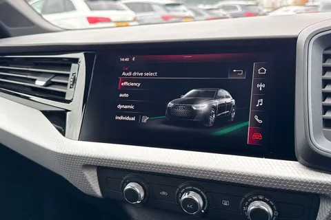 30 of 48 for Audi A1 S line 35 TFSI 150 PS 6-speed