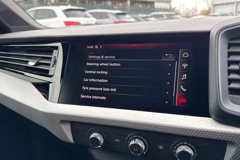 34 of 48 for Audi A1 S line 35 TFSI 150 PS 6-speed