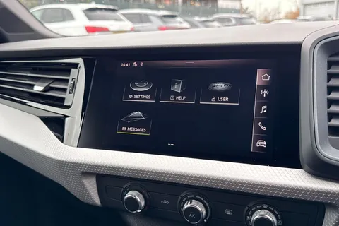 35 of 48 for Audi A1 S line 35 TFSI 150 PS 6-speed