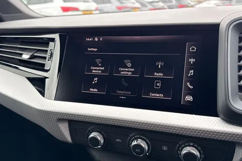 37 of 48 for Audi A1 S line 35 TFSI 150 PS 6-speed