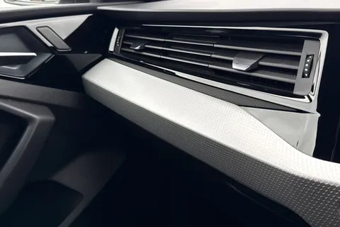 42 of 48 for Audi A1 S line 35 TFSI 150 PS 6-speed