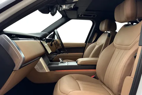 DN25AWY Land Rover Range Rover 3.0 P460e Autobiography 5dr Thumbnail #4