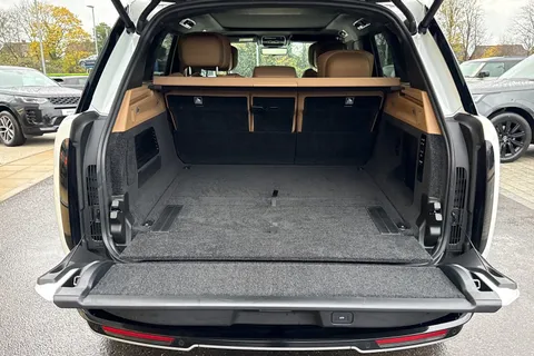 DN25AWY Land Rover Range Rover 3.0 P460e Autobiography 5dr Thumbnail #12