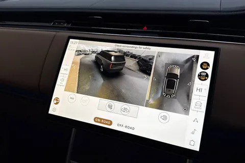 DN25AWY Land Rover Range Rover 3.0 P460e Autobiography 5dr Thumbnail #14