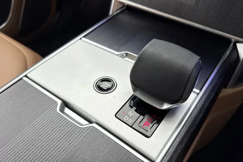 DN25AWY Land Rover Range Rover 3.0 P460e Autobiography 5dr Thumbnail #15