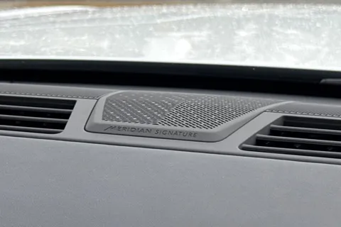 DN25AWY Land Rover Range Rover 3.0 P460e Autobiography 5dr Thumbnail #26