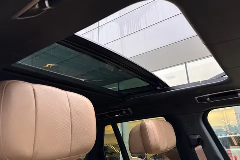 DN25AWY Land Rover Range Rover 3.0 P460e Autobiography 5dr Thumbnail #31