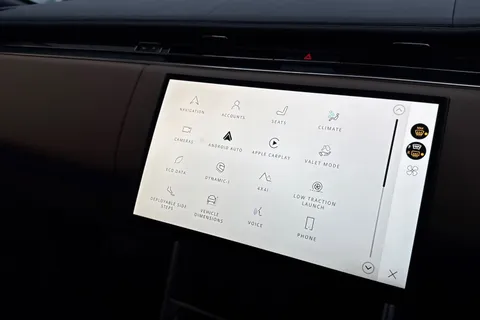 DN25AWY Land Rover Range Rover 3.0 P460e Autobiography 5dr Thumbnail #39