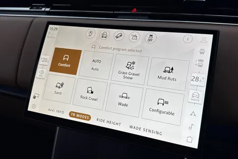 DN25AWY Land Rover Range Rover 3.0 P460e Autobiography 5dr Thumbnail #43