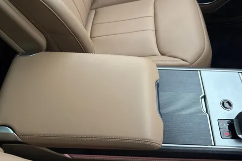 DN25AWY Land Rover Range Rover 3.0 P460e Autobiography 5dr Thumbnail #49