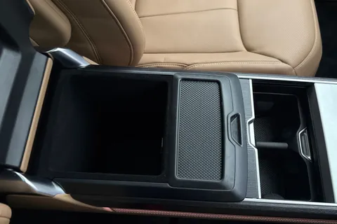 DN25AWY Land Rover Range Rover 3.0 P460e Autobiography 5dr Thumbnail #50